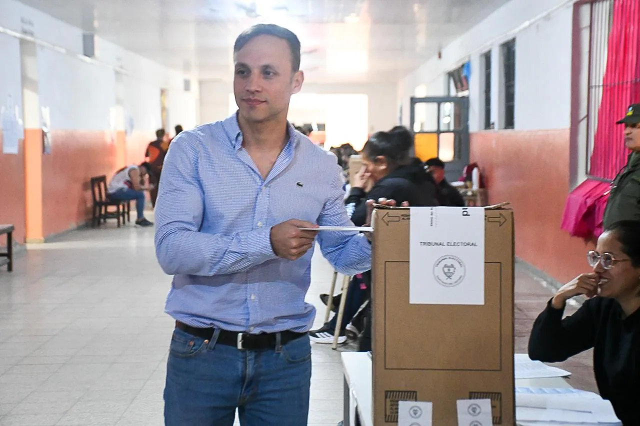 Víctor Arujo celebró la participación de los votantes en las elecciones