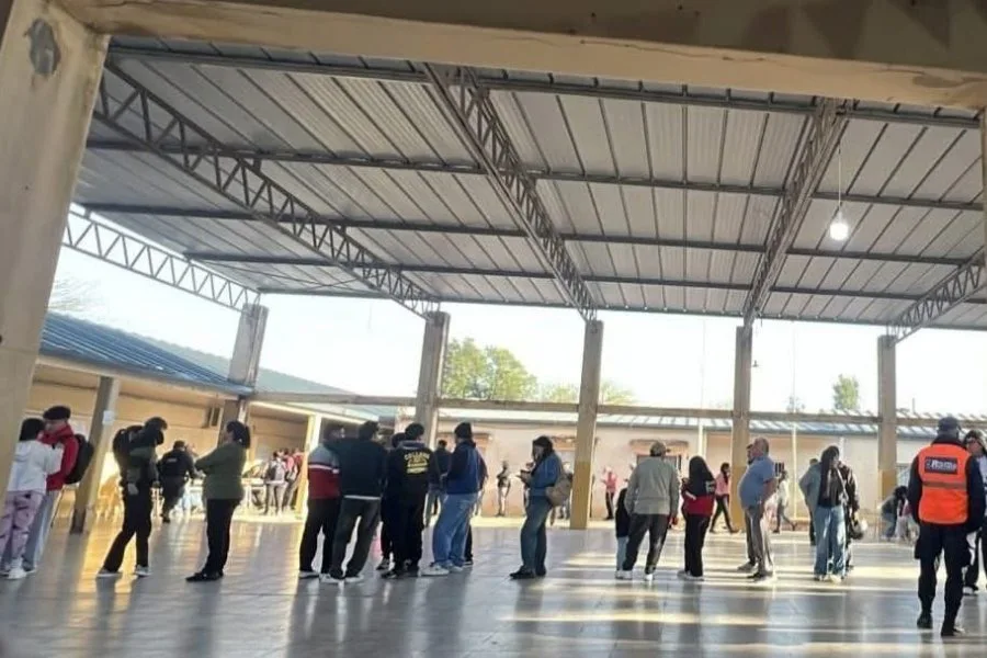 Cerca del 40% del padrón ya votó en Colonia Dora tras el mediodía