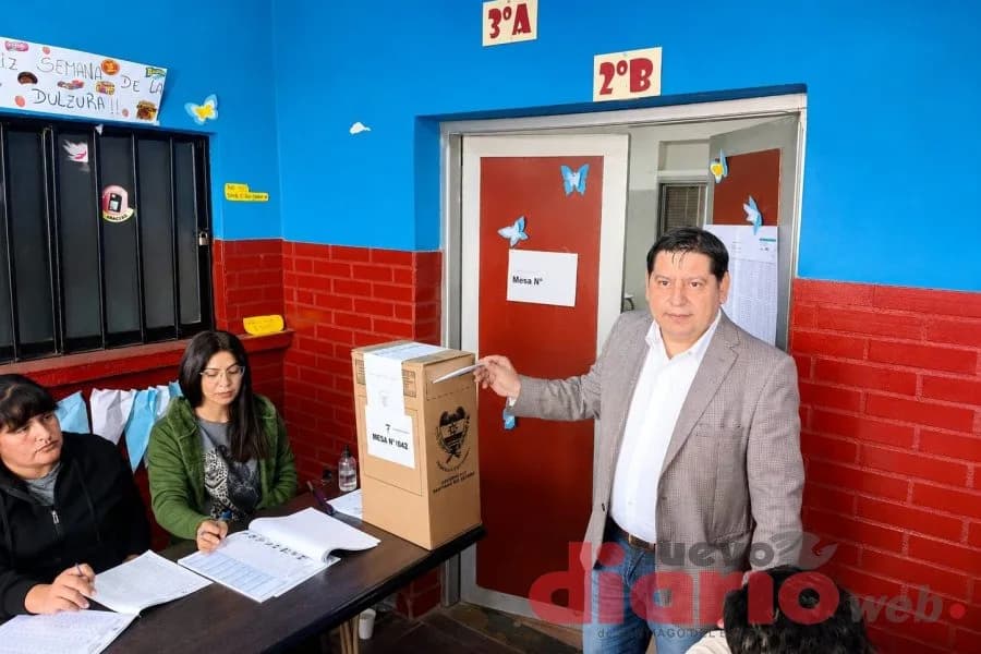 El candidato Miguel Ángel Torres emitió su voto y habló del hartazgo de la gente en La Banda