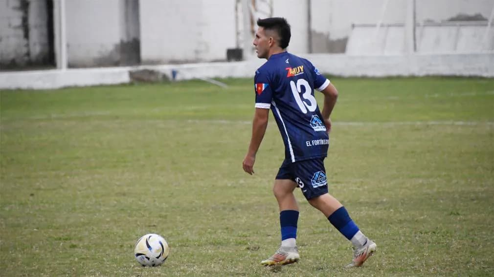 Vélez le ganó a Unión Santiago en San Ramón y sacó ventaja en la semifinal de ida