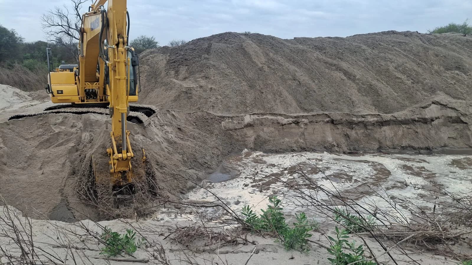 El Gobierno intensifica obras preventivas en los ríos Dulce y Salado ante la llegada de El Niño
