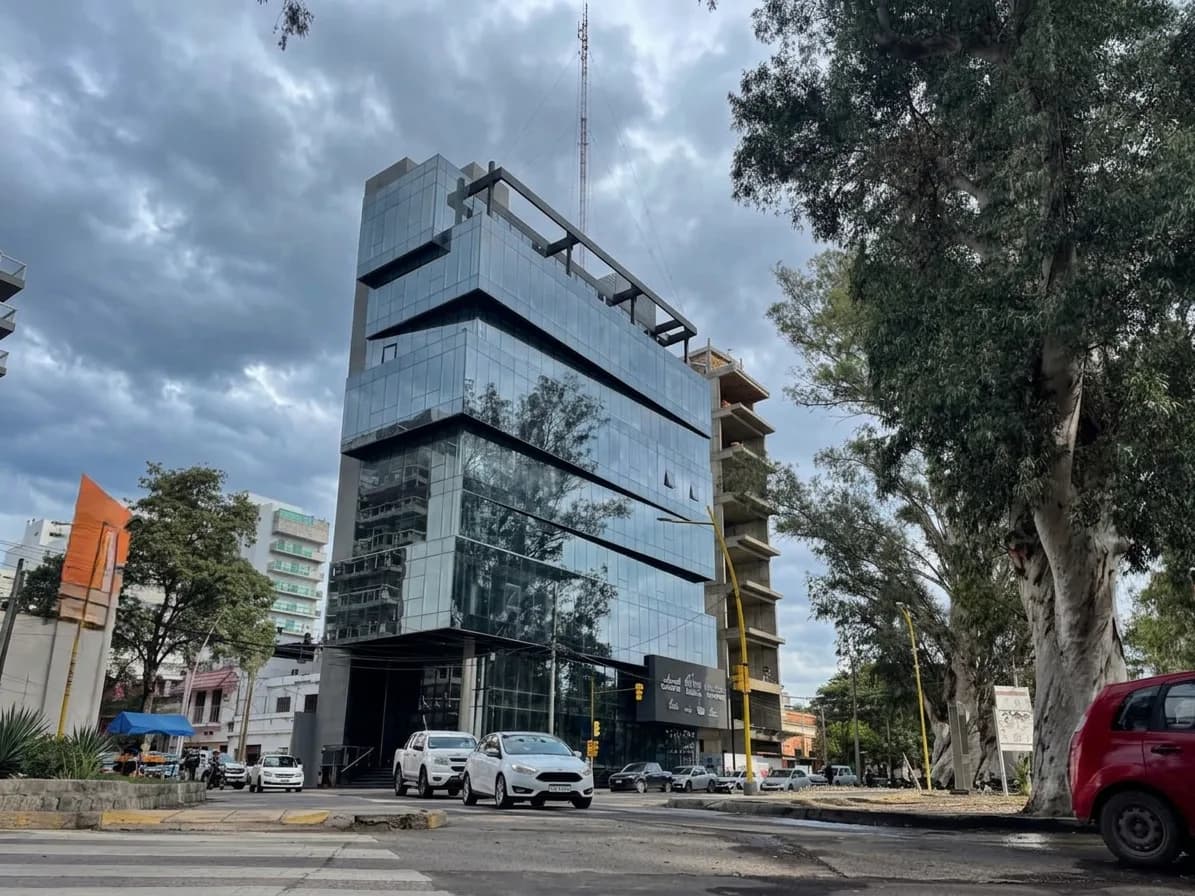 Clima en Santiago: sábado nublado con una máxima de 20° y lluvias en camino para el domingo