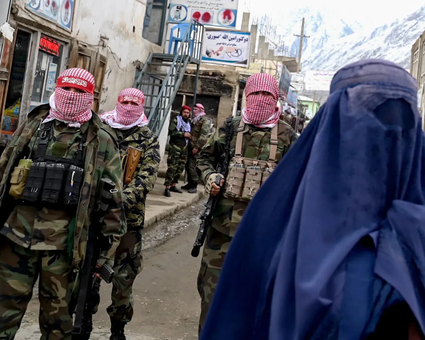 Los talibanes intensifican su ofensiva diplomática para salir del aislamiento internacional