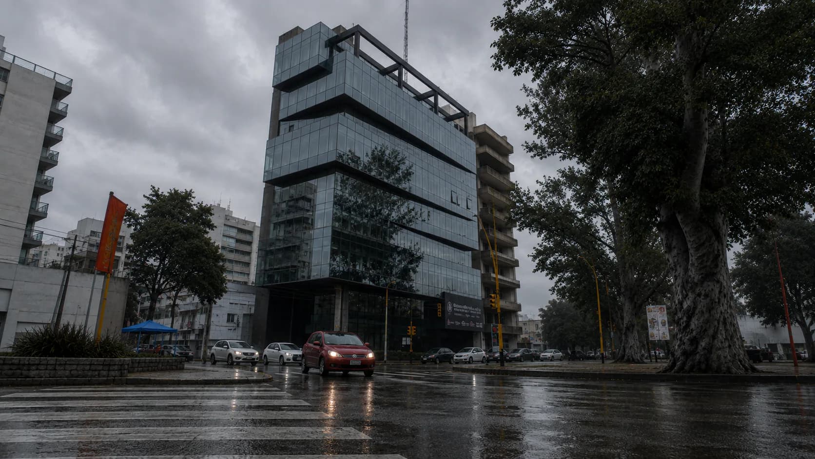 Cielo cubierto, viento sur y lluvias: así estará el domingo en Santiago