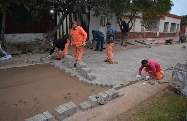 Más pavimento para Frías: avanzan las mejoras en distintos sectores