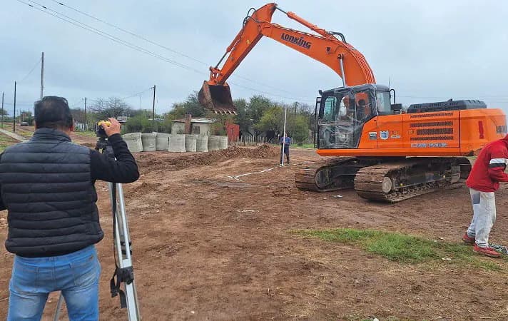 Añatuya refuerza su sistema de desagües con trabajos en distintos sectores