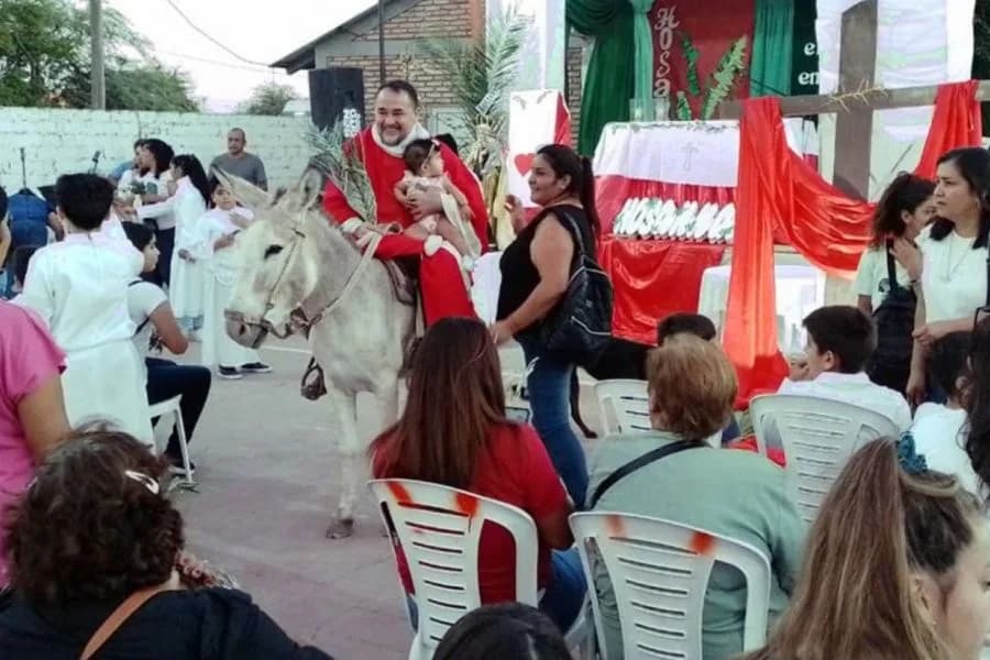 El padre Miguel Espíndola protagonizó un accidente en Sumampa, se dio a la fuga y fue demorado en Pinto