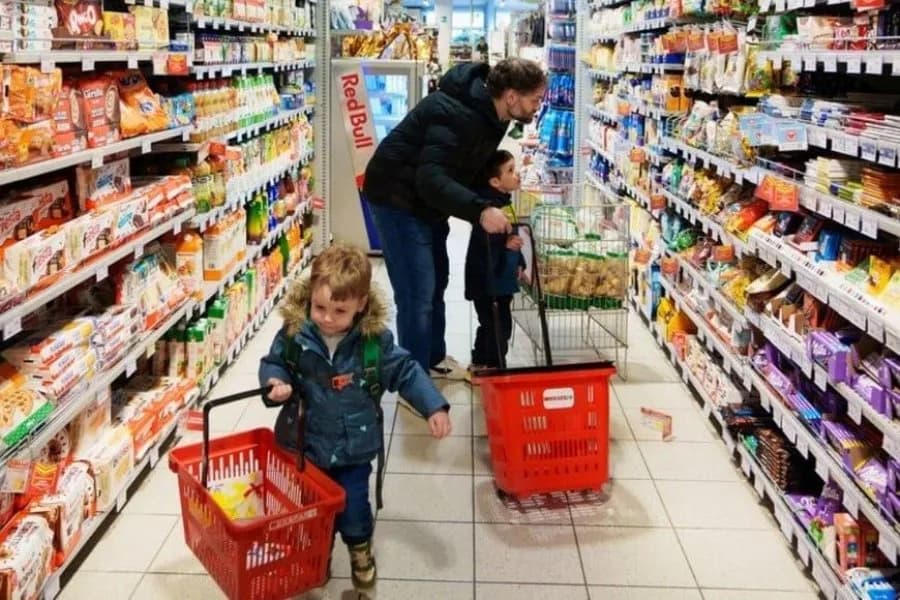 El costo de crianza alcanzó en julio hasta casi $700.000 por mes, según el INDEC