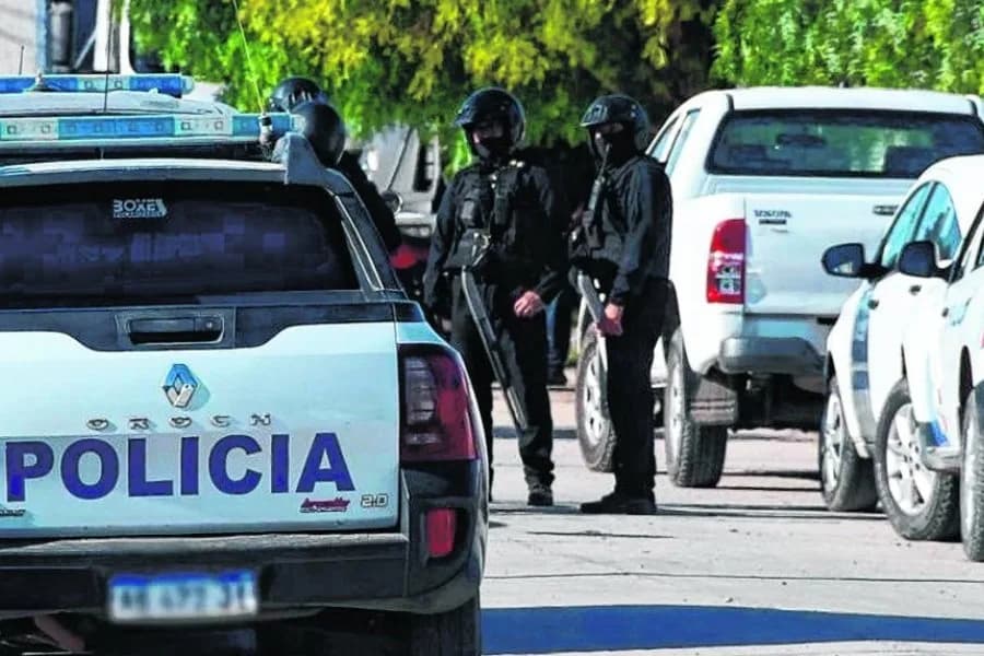Detuvieron a un joven que conducía alcoholizado y realizaba maniobras peligrosas en la avenida Lugones