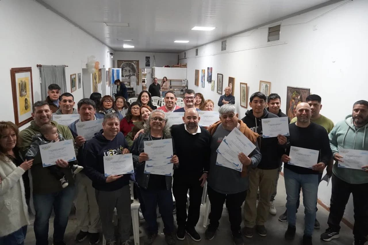 El Frente Renovador entregó certificados a 300 vecinos capacitados en oficios