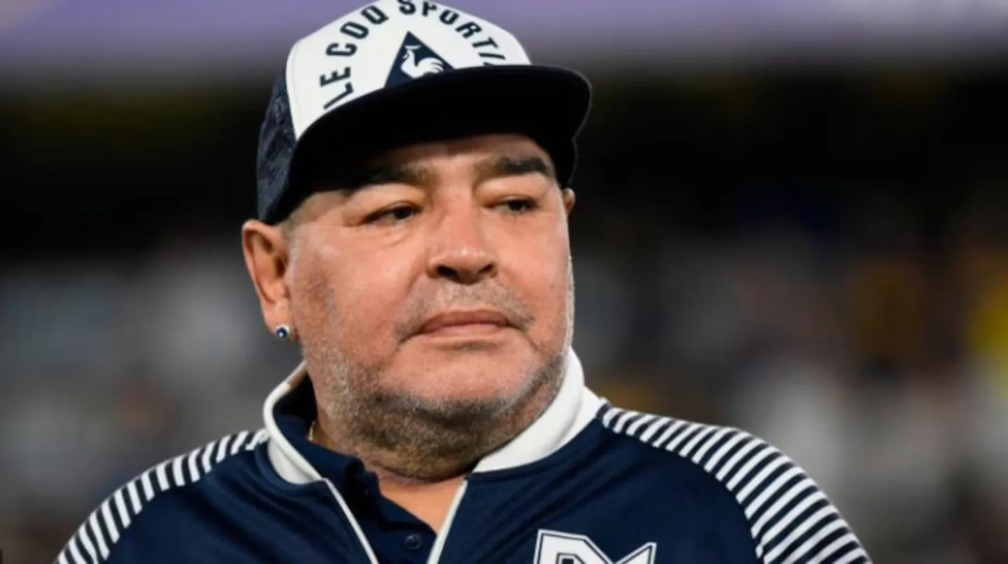 Giro inesperado en el juicio por Maradona: reconocieron un error con sus estudios médicos