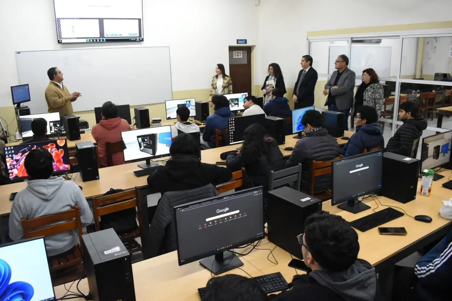 Más de 4.200 jóvenes cursan la segunda etapa del programa "Santiago Crece con Vos"