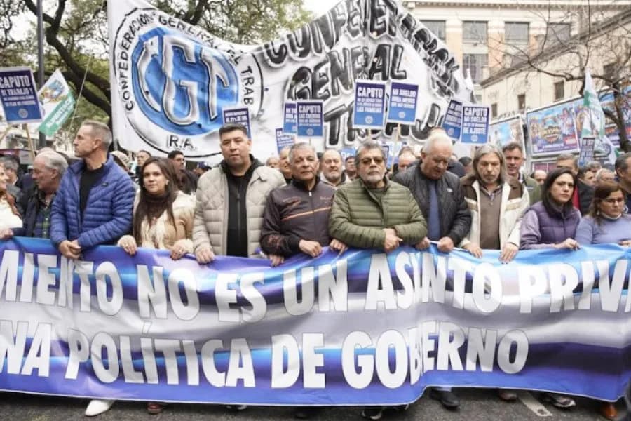 La CGT y las CTA analizan movilizarse a la Secretaría de Trabajo tras el rechazo del Gobierno al encuentro presencial del Consejo del Salario