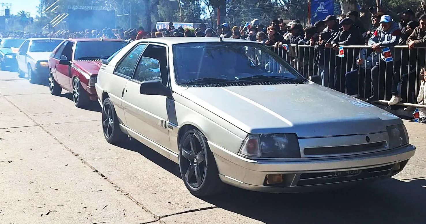 Unas 50 Coupé Fuego recorrerán Santiago en un encuentro que reunirá fanáticos de todo el país