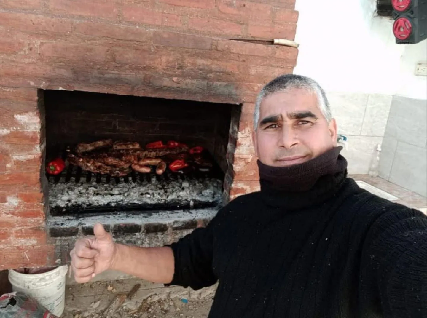 Lo buscaban por abusar de su hijastra menor y, tras caer, hizo dos exigencias