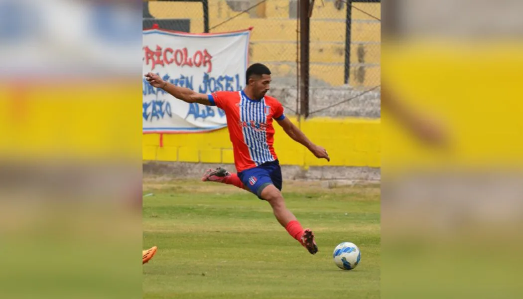 Unión Santiago acelera en el mercado y espera por su debut del domingo