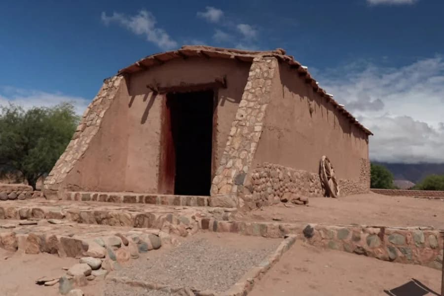 Tiene más de 300 años, resistió al paso del tiempo y ahora el Zonda puso en riesgo su estructura