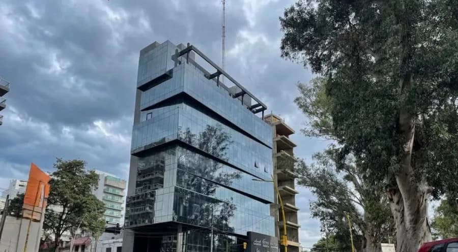 Alerta por temporal en Santiago del Estero: fuerte tormenta con granizo azotó el sur provincial y amenaza con llegar a la Capital
