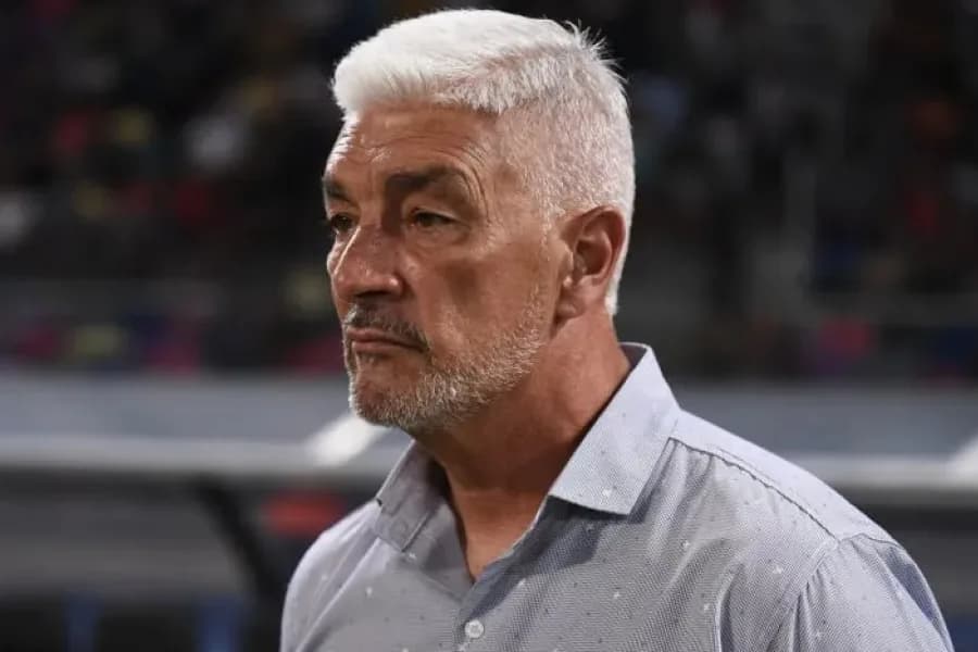 Omar De Felippe es el nuevo director técnico de Talleres: asume tras la salida de Sampaoli y firma por una temporada