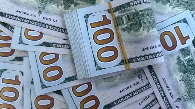 El dólar blue rebotó tras cinco ruedas en baja y cortó la tendencia negativa