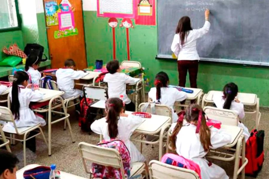 El salario docente de Santiago del Estero encabeza el ranking del NOA y se ubica entre los más altos del país