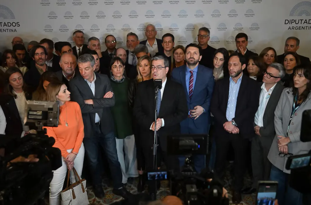 "Oportunismo" y "demagogia": la oposición cruzó a Javier Milei tras los anuncios por Malvinas