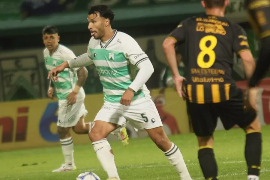Mitre igualó sin goles ante Ferro en Caballito y cosechó un valioso punto frente al líder
