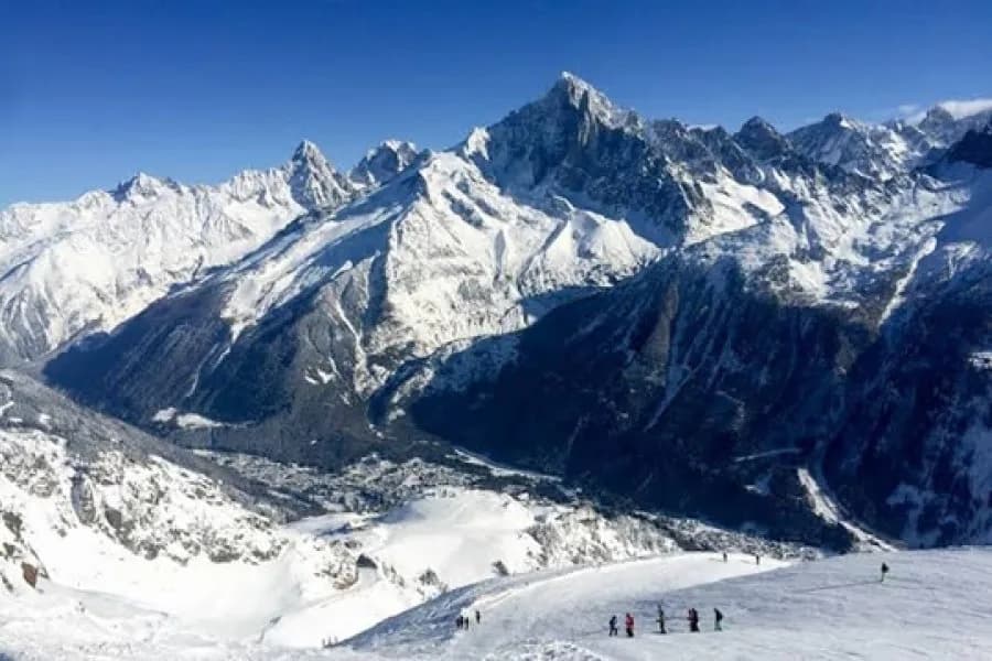 Un montañista argentino murió y otro resultó herido tras sufrir una caída en los Alpes franceses