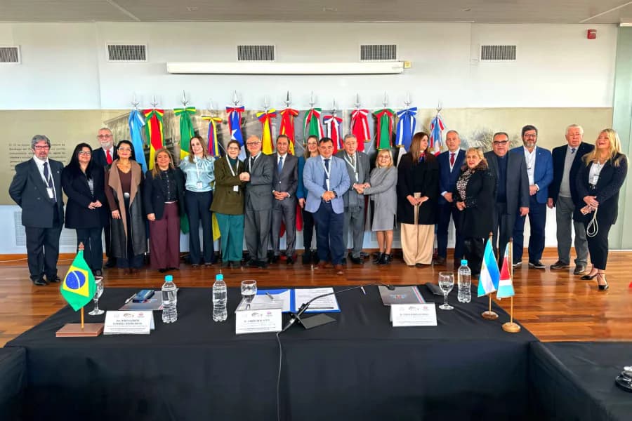 Silva Neder encabezó la apertura del II Encuentro Iberoamericano de Derecho Parlamentario en la Legislatura