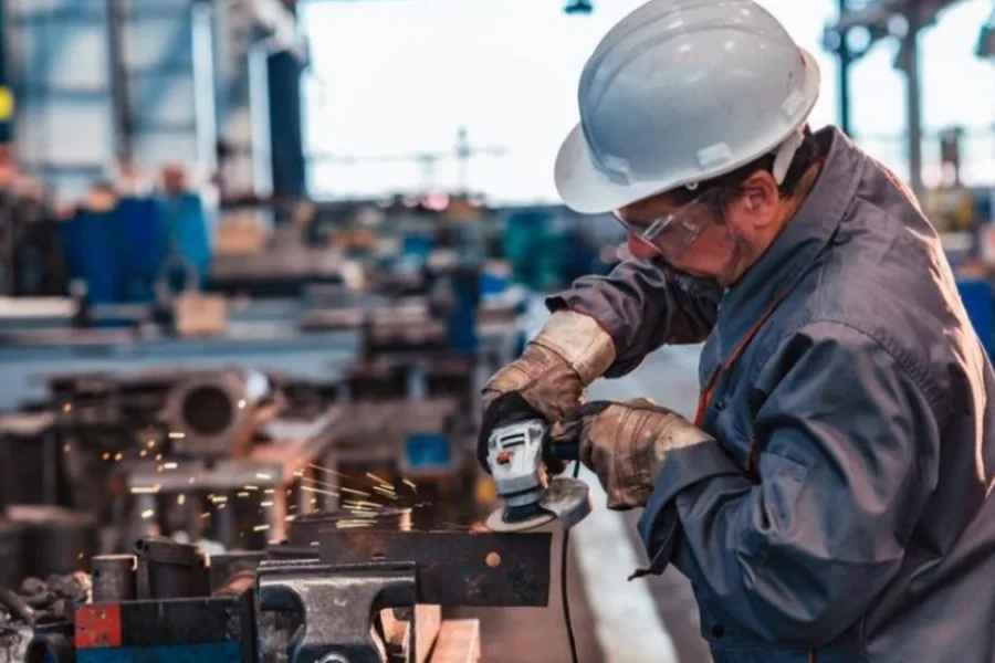 Fuerte caída industrial: advierten por el cierre de 3.300 empresas y la pérdida de 100.000 empleos