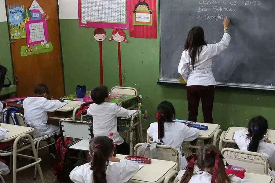 Tierra del Fuego confirmó clases obligatorias los sábados hasta fin de año para recuperar contenidos
