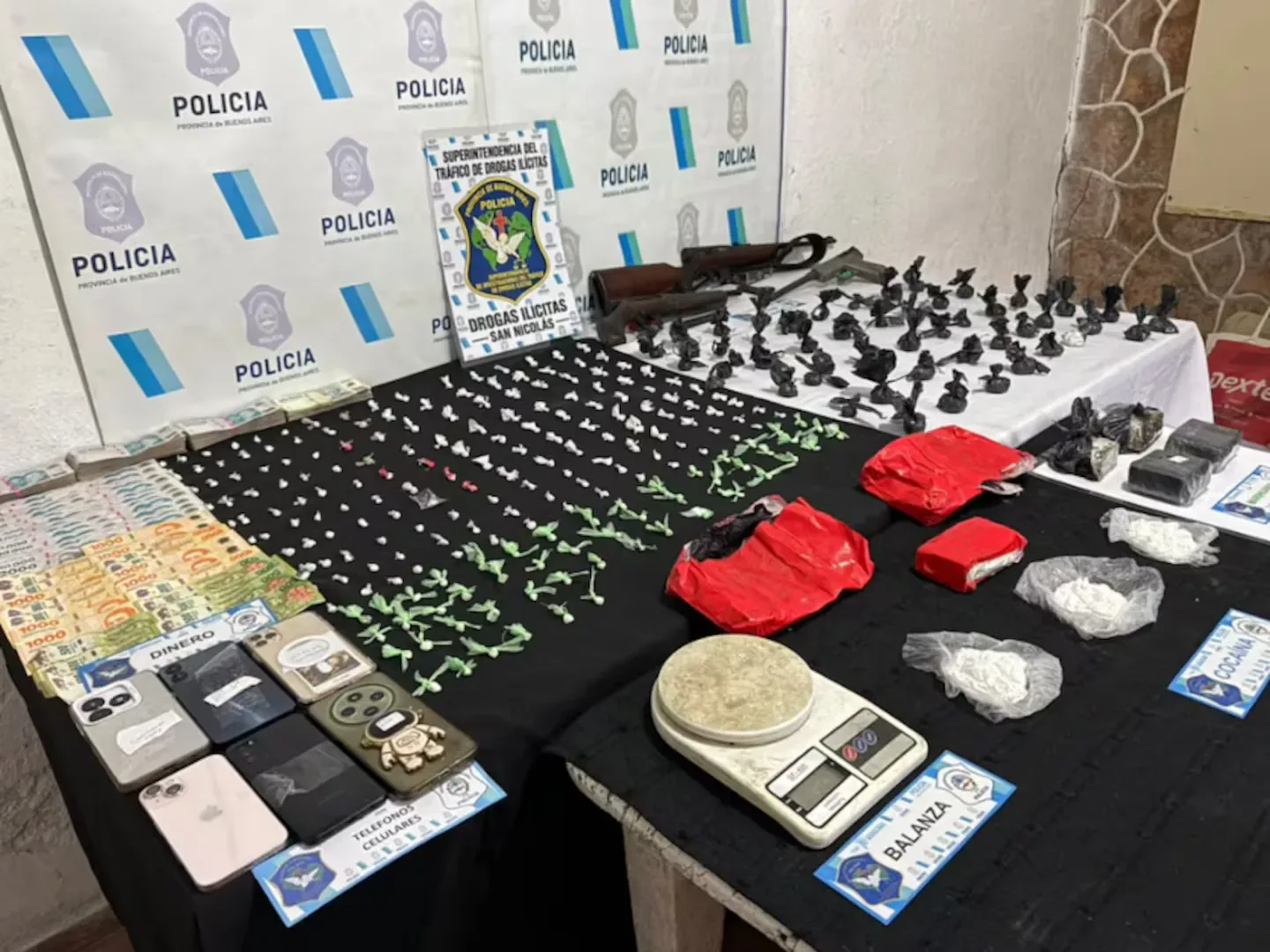 Un piloto fue detenido acusado de liderar una banda de narcotráfico
