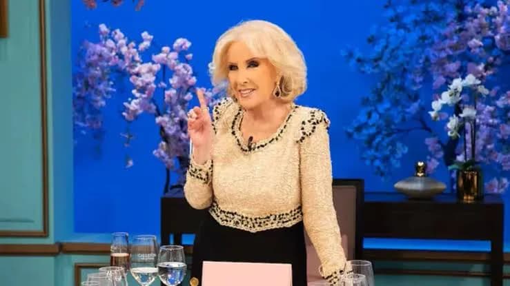 Juana Viale llevó tranquilidad sobre el estado de salud de Mirtha Legrand tras su internación