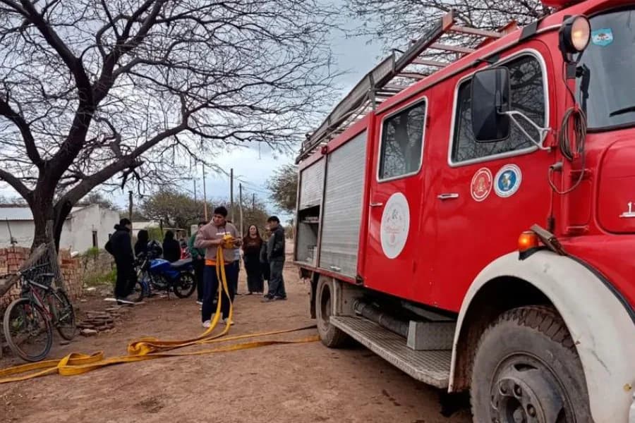 Una garrafa habría originado un incendio que causó graves daños en una vivienda