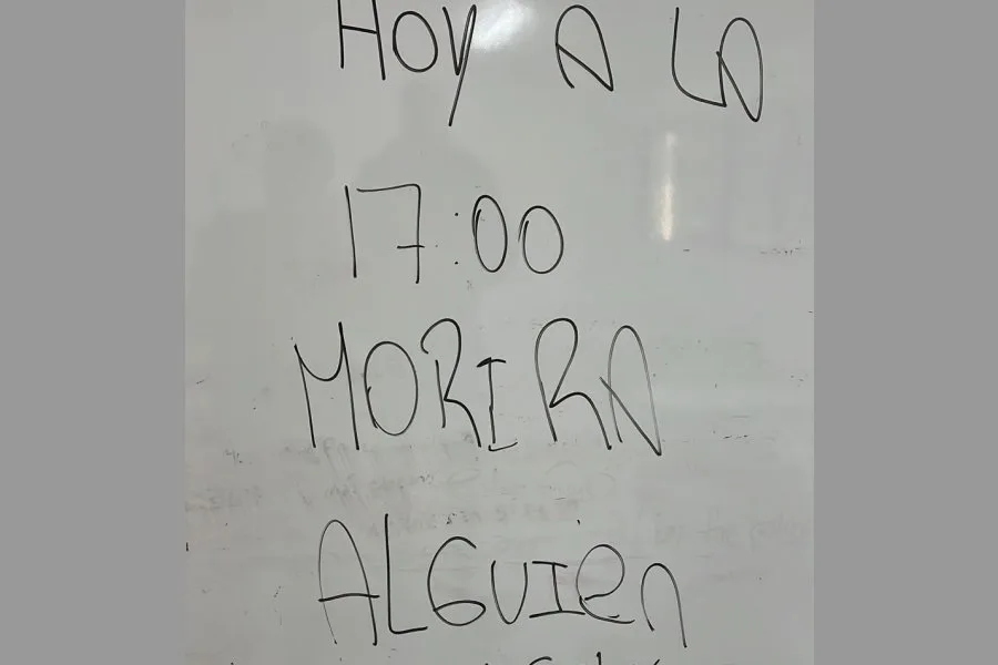Misterio y preocupación por una amenaza encontrada dentro de una escuela capitalina