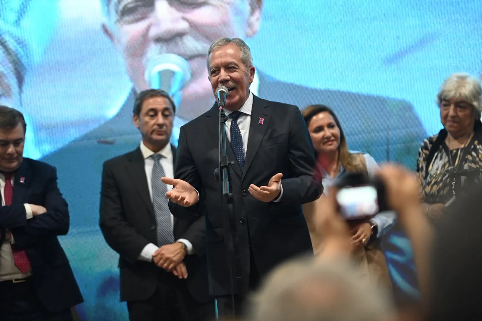 El gobernador Elías Suárez participó de los festejos por el Día de los Jubilados