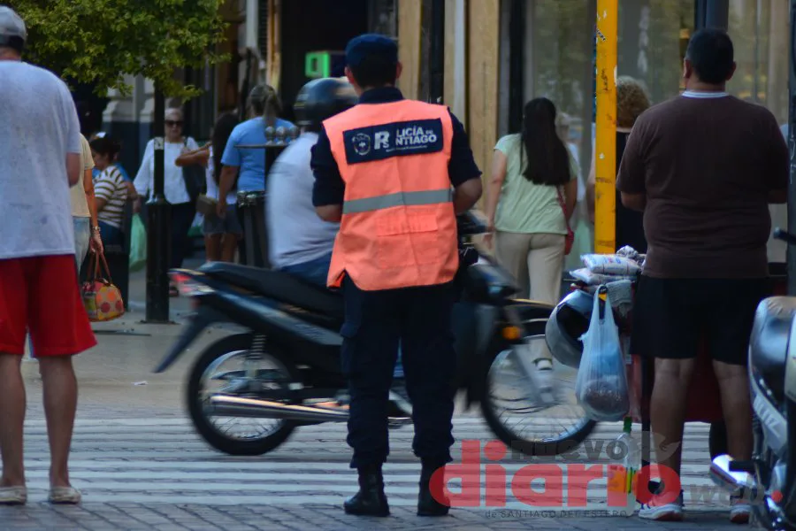 Fue a comprar con un billete falso de $20.000 en la peatonal céntrica y el comerciante la descubrió