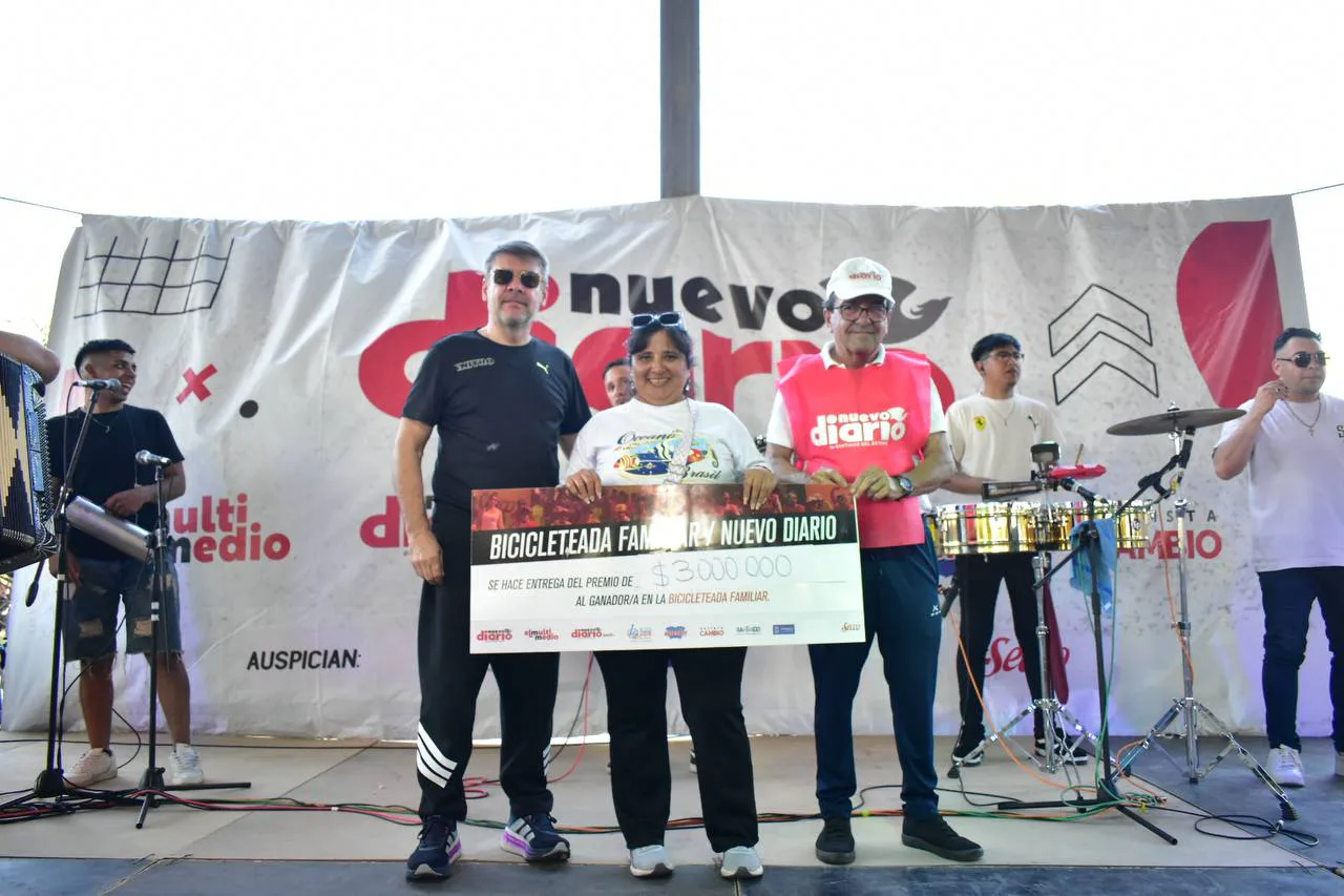 Aidé Verónica Suárez, vecina del barrio Industria, ganó los 3 millones de pesos en La Gran Bicicleteada Familiar