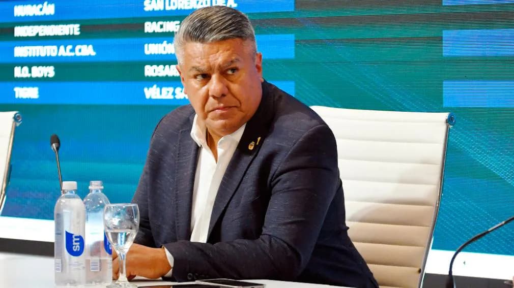 Claudio Tapia llegó a Santiago del Estero previa a la final de la Supercopa Internacional