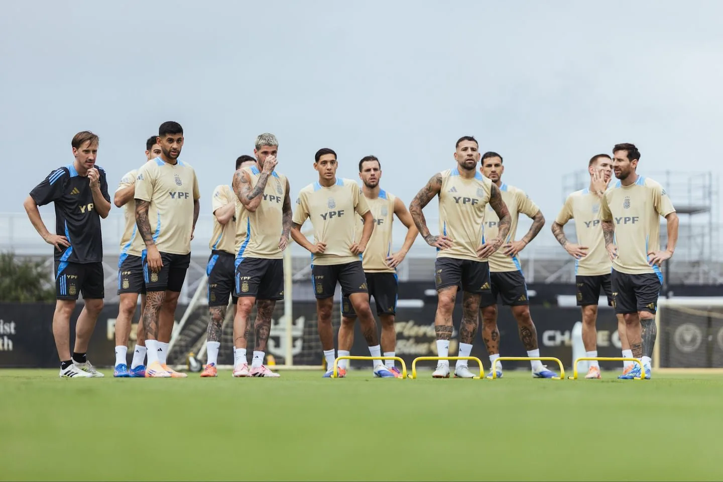 La Selección se reencontró en Ezeiza y ya piensa en Bolivia, Burkina Faso y Benín
