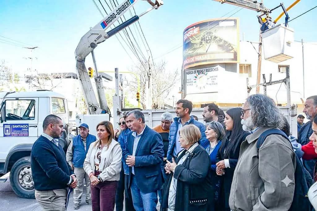 Norma Fuentes supervisó nuevos semáforos e informó un incremento del 40 % en la red vial de la ciudad