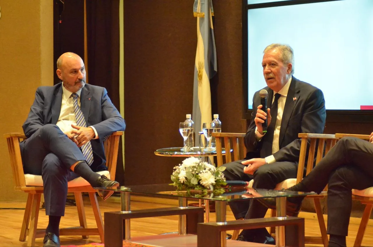 Suárez encabezó un encuentro de la red de egresados de la Escuela de Desarrollo del CFI