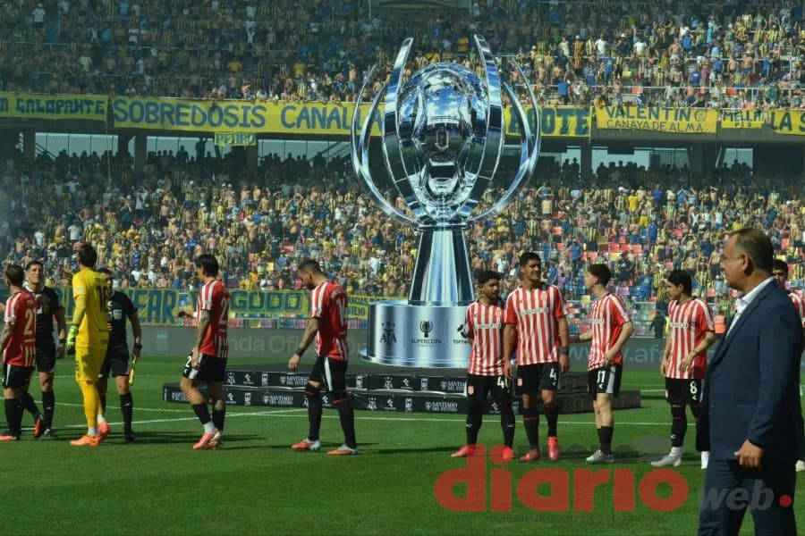 Estudiantes (LP) y Rosario Central empatan 1 a 1 en la final de la Supercopa Internacional en el Estadio Único