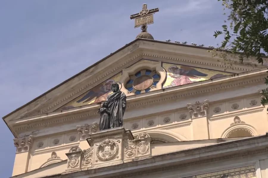 Los 35 perseguidos por el nazismo que sobrevivieron ocultos durante siete meses en la cúpula de una iglesia en Roma