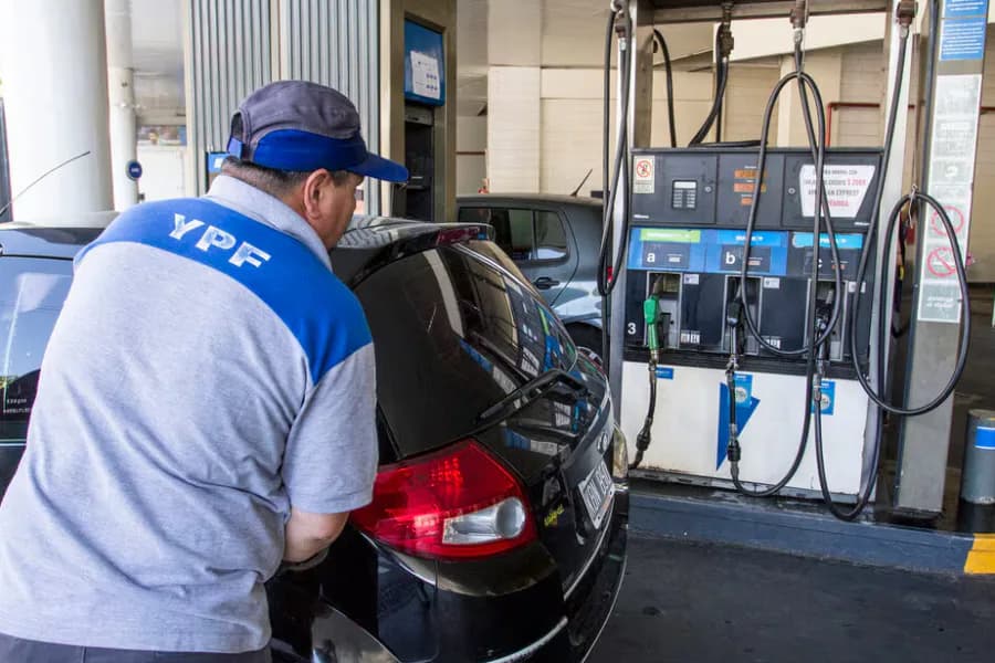 YPF aumentó un 1% sus combustibles en Santiago del Estero y el litro de nafta Súper alcanzó los $2.179