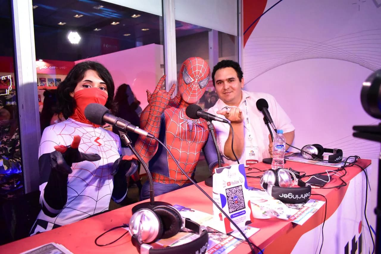 Spiderman del Estero y Okynaiko llevaron el mundo del cosplay a ADN de Radio