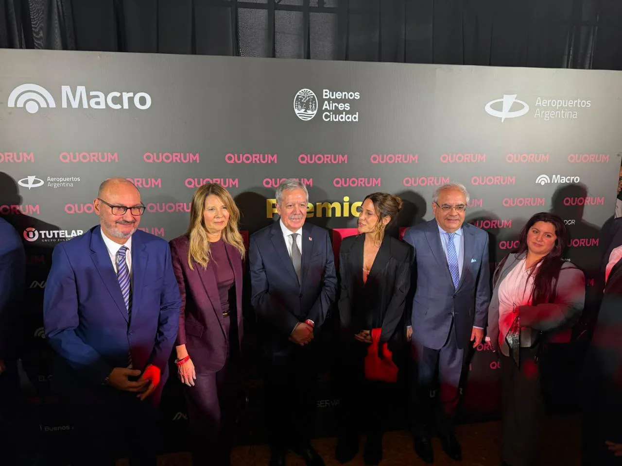 El gobernador Elías Suárez entregó el Premio Quorum 2026 al mandatario de Misiones en la UBA