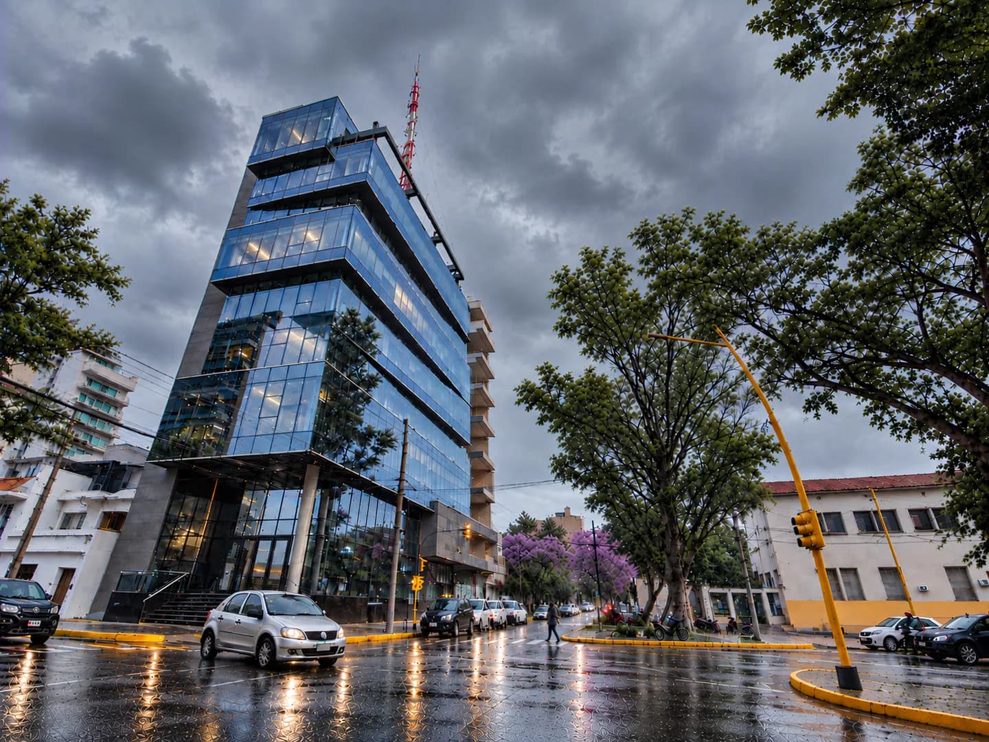 ¡Llegó el viernes! Pero el tiempo no acompaña: lluvias aisladas y cielo gris