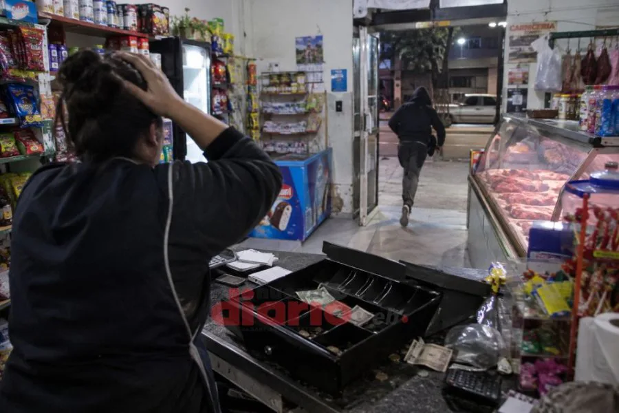 Investigan a "Yipilo" por el robo de casi $200.000 en un comercio del barrio Esperanza de Frías
