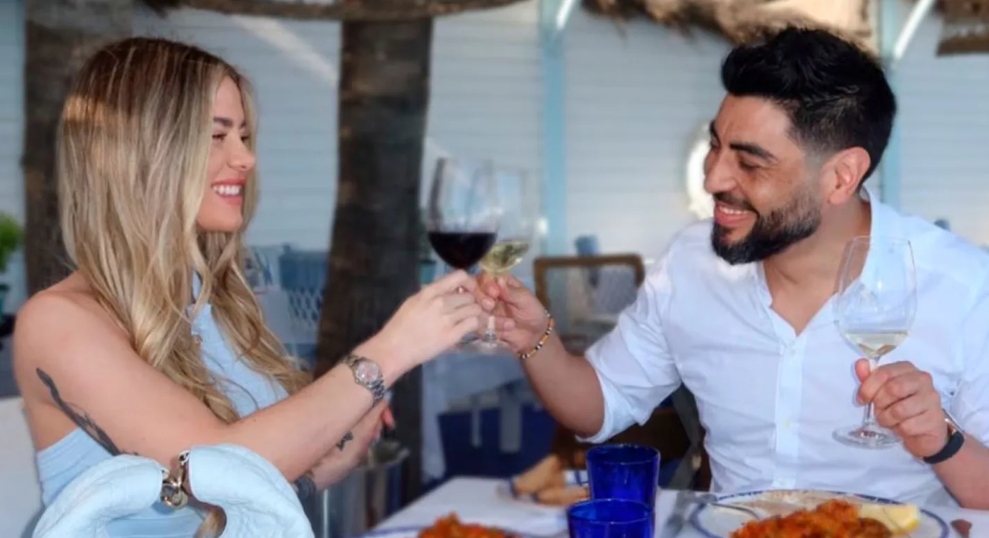 Facundo Moyano y Candela Arizaga se comprometieron en España en pleno conflicto judicial
